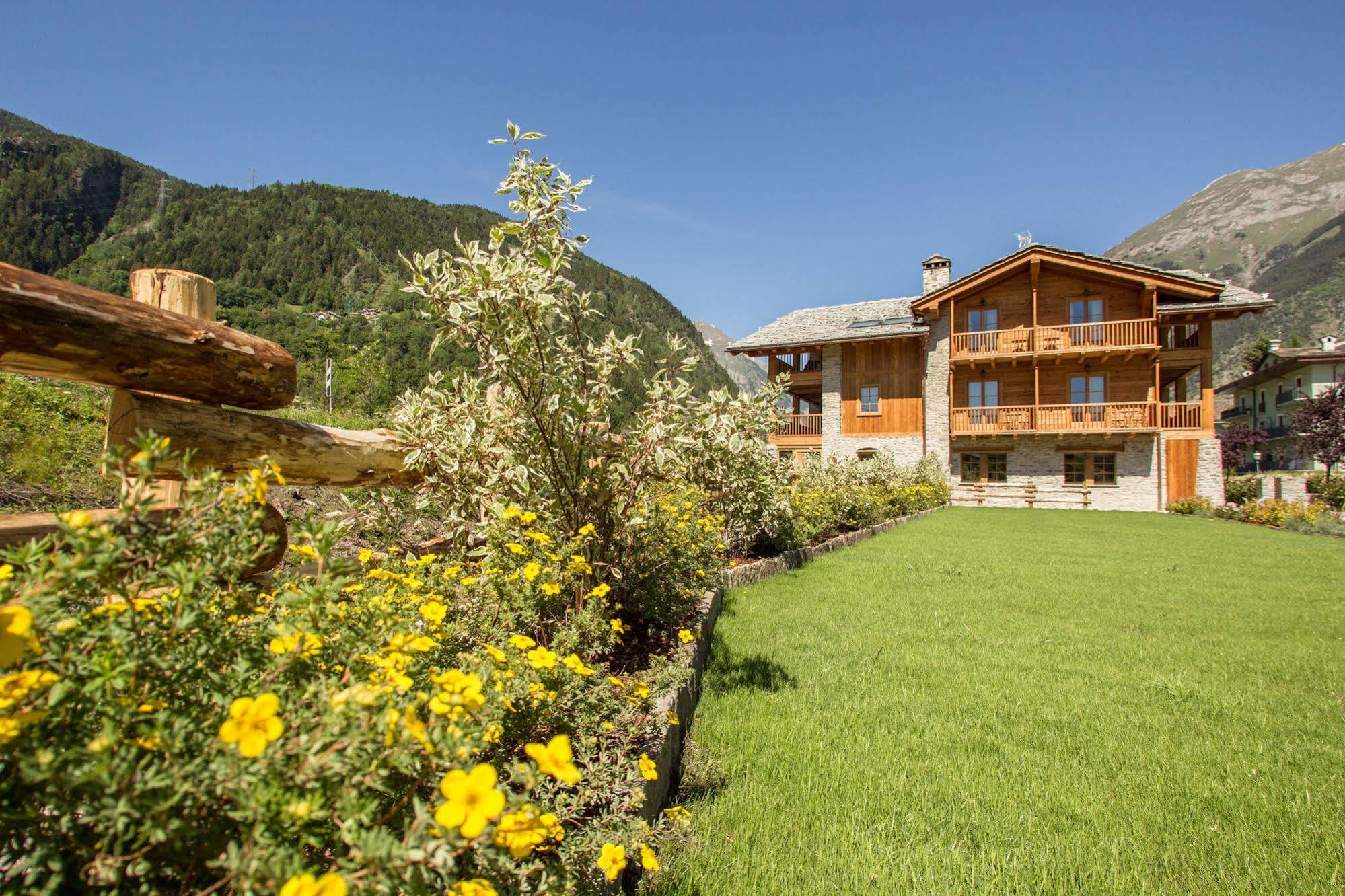 Hotel Les Montagnards Morgex Exterior photo